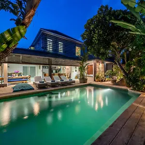 https://villa-alchemy-4-bedroom-trendy-villa-in-superior-location.ubudhotelsnow.com